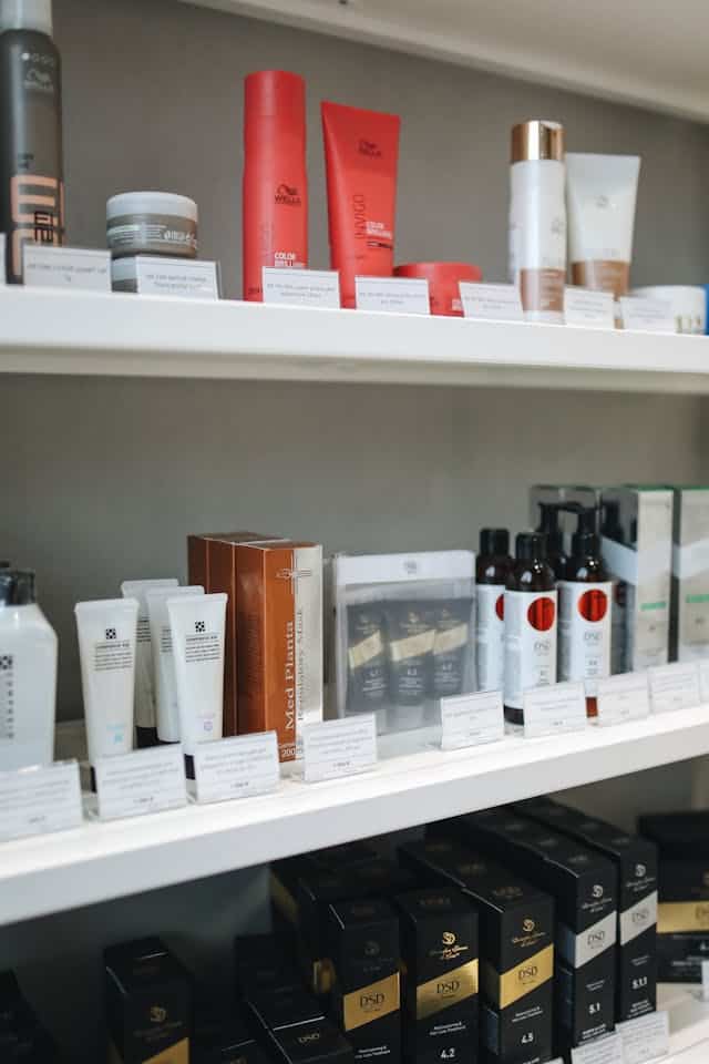 ¿Cómo se clasifican los productos cosméticos? 2 Productos cosmeticos cremas y lociones